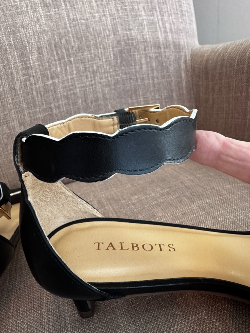 Talbots Black Scalloped Ankle-Strap Kitten Heels Size 7 - Picture 5 of 9